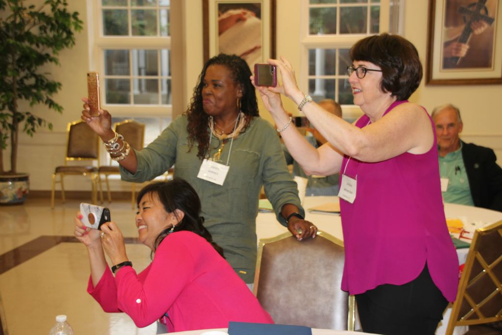 Paparazzi - Kathy Bernard, Cheryl Barnes, Debbi Braaksma