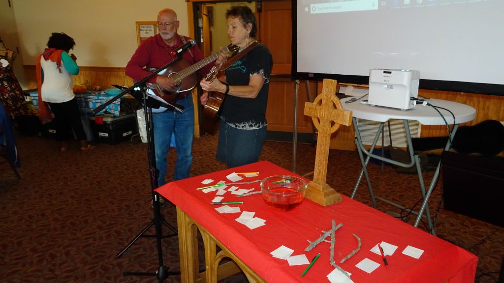 Kent Meyer & Peggy Marshall leading evening worship